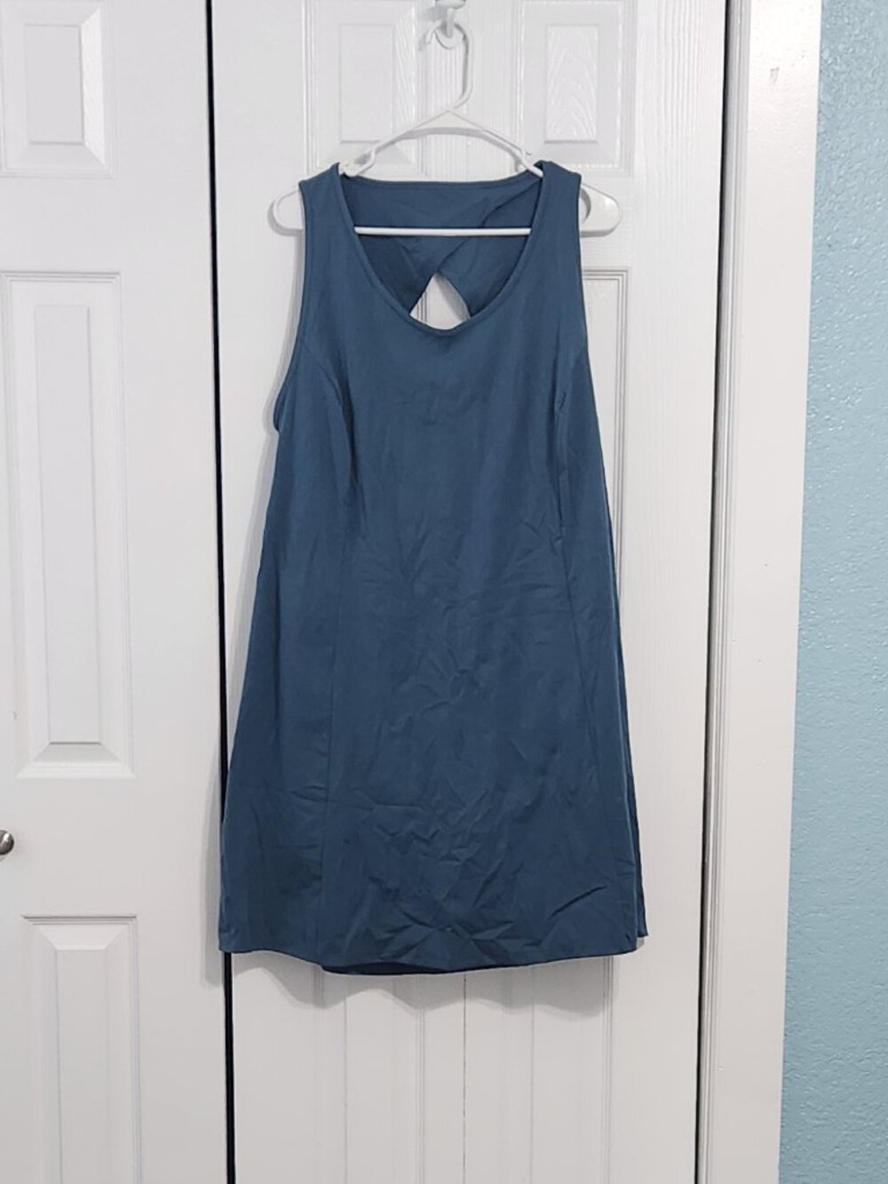 NWT We Wander Womens 2X Exercise Dress Built In Shorts Pockets Teal Blue Cutout